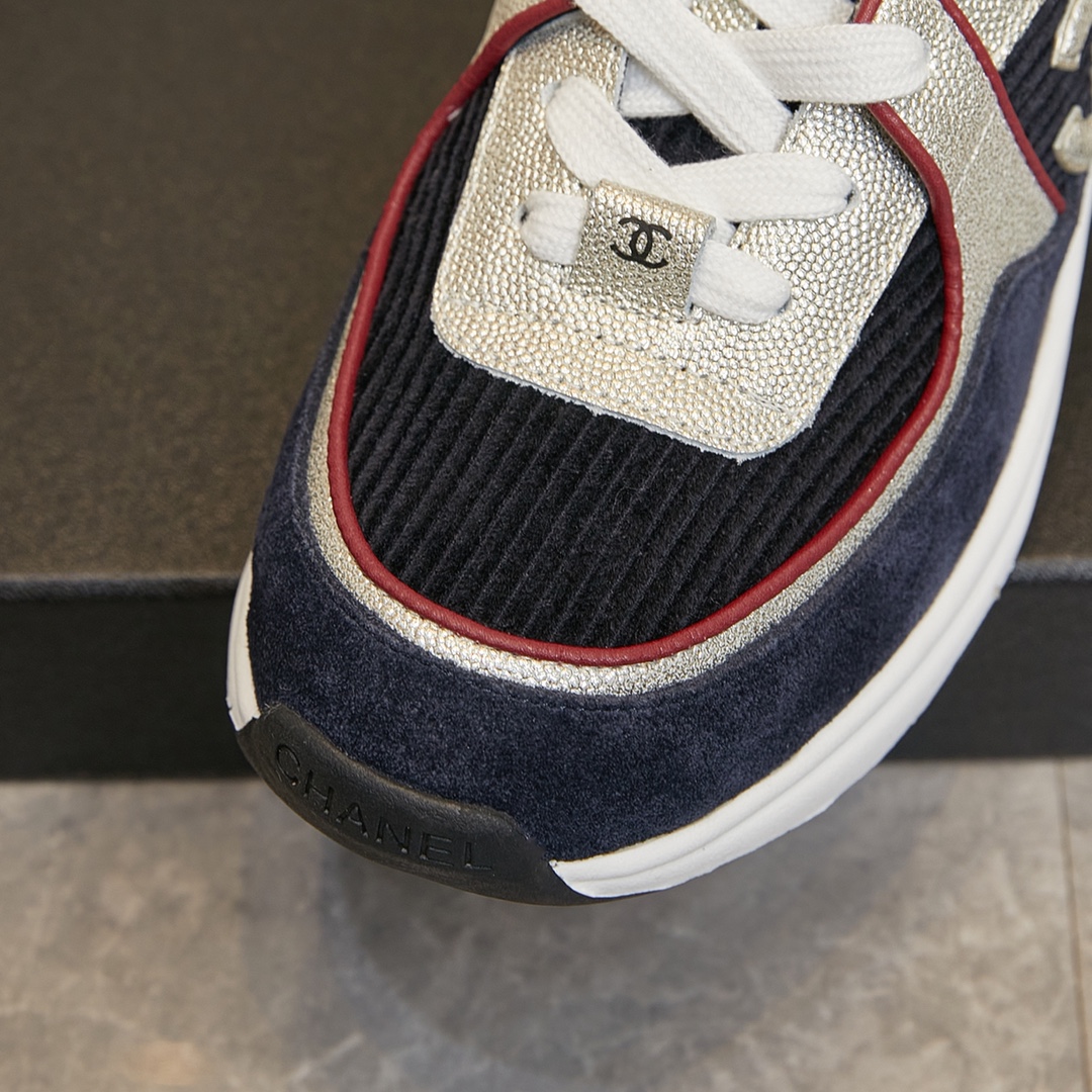 CHANEL SNEAKER