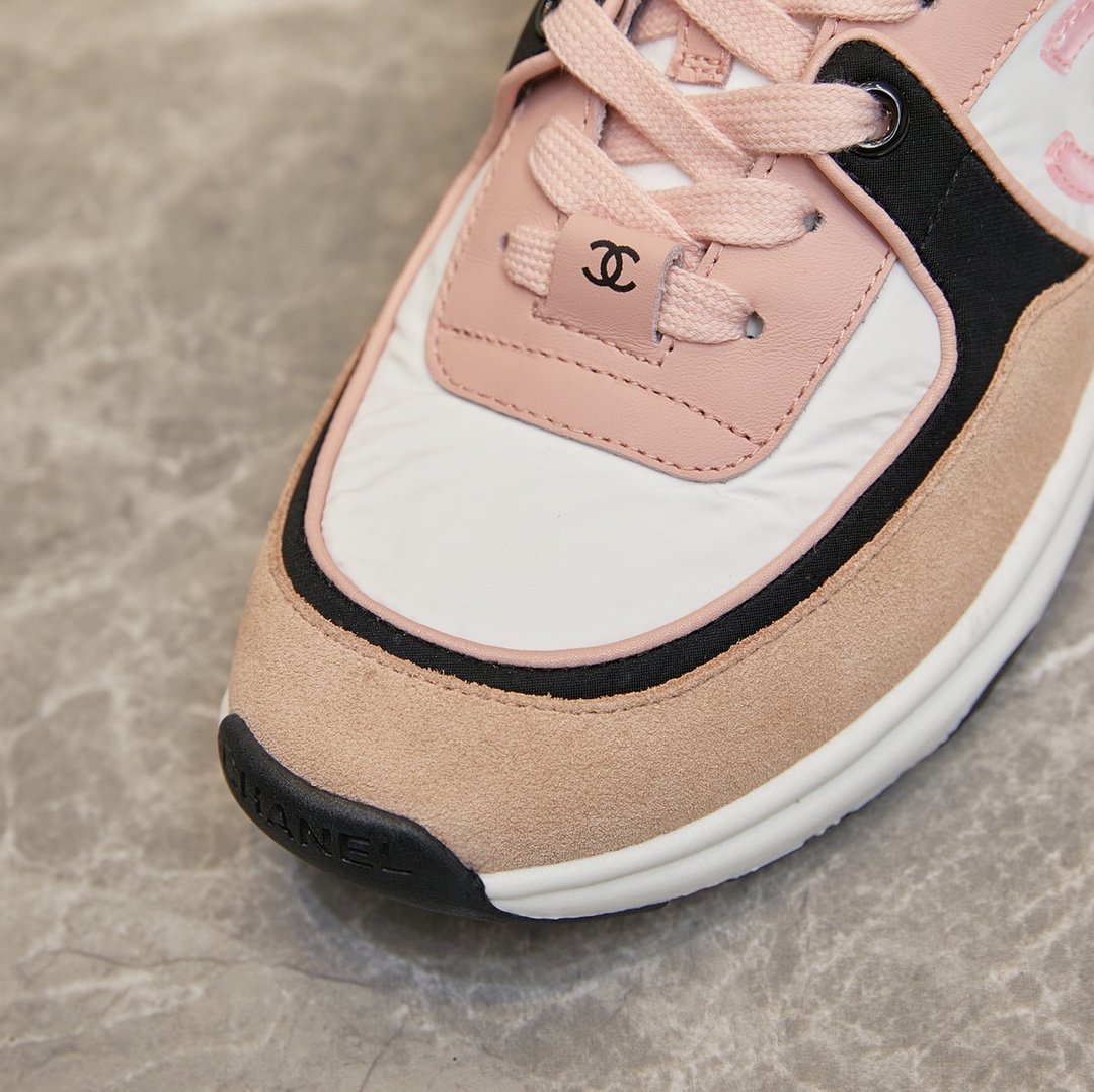 CHANEL SNEAKER