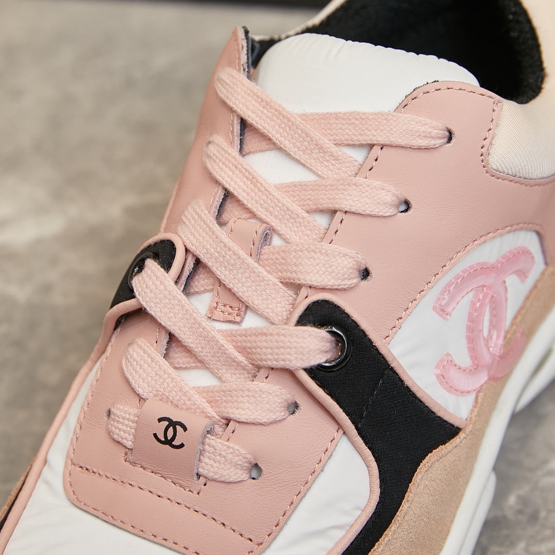 CHANEL SNEAKER