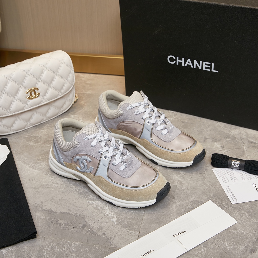 CHANEL SNEAKER
