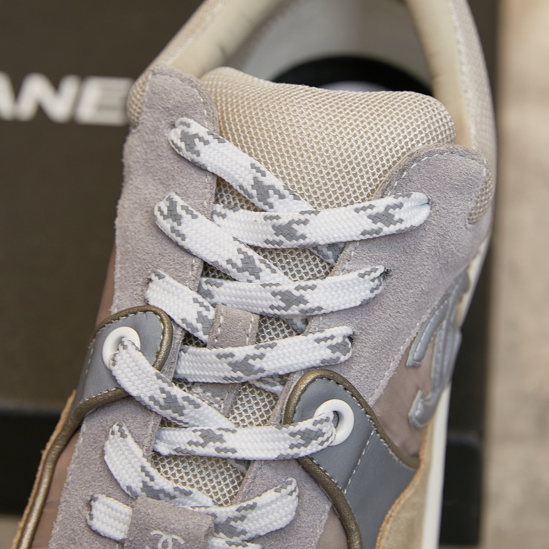 CHANEL SNEAKER