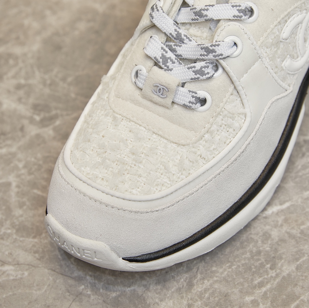 CHANEL SNEAKER