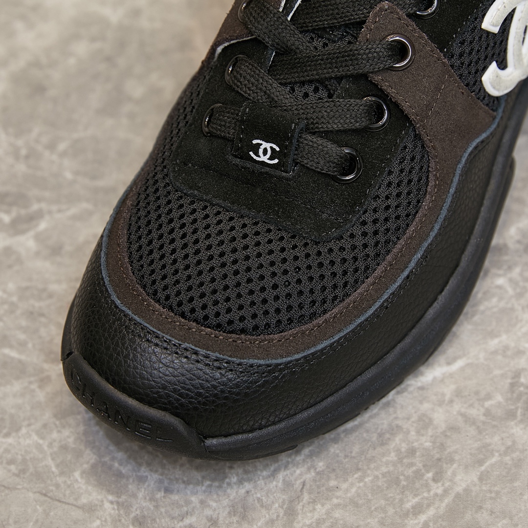 CHANEL SNEAKER