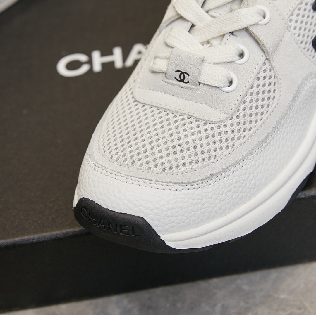 CHANEL SNEAKER
