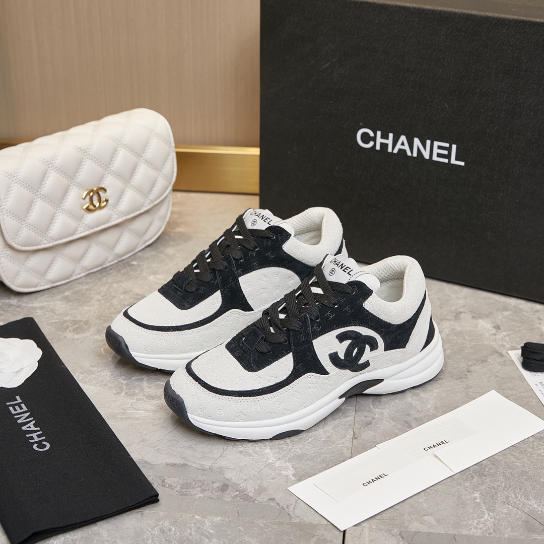 CHANEL SNEAKER