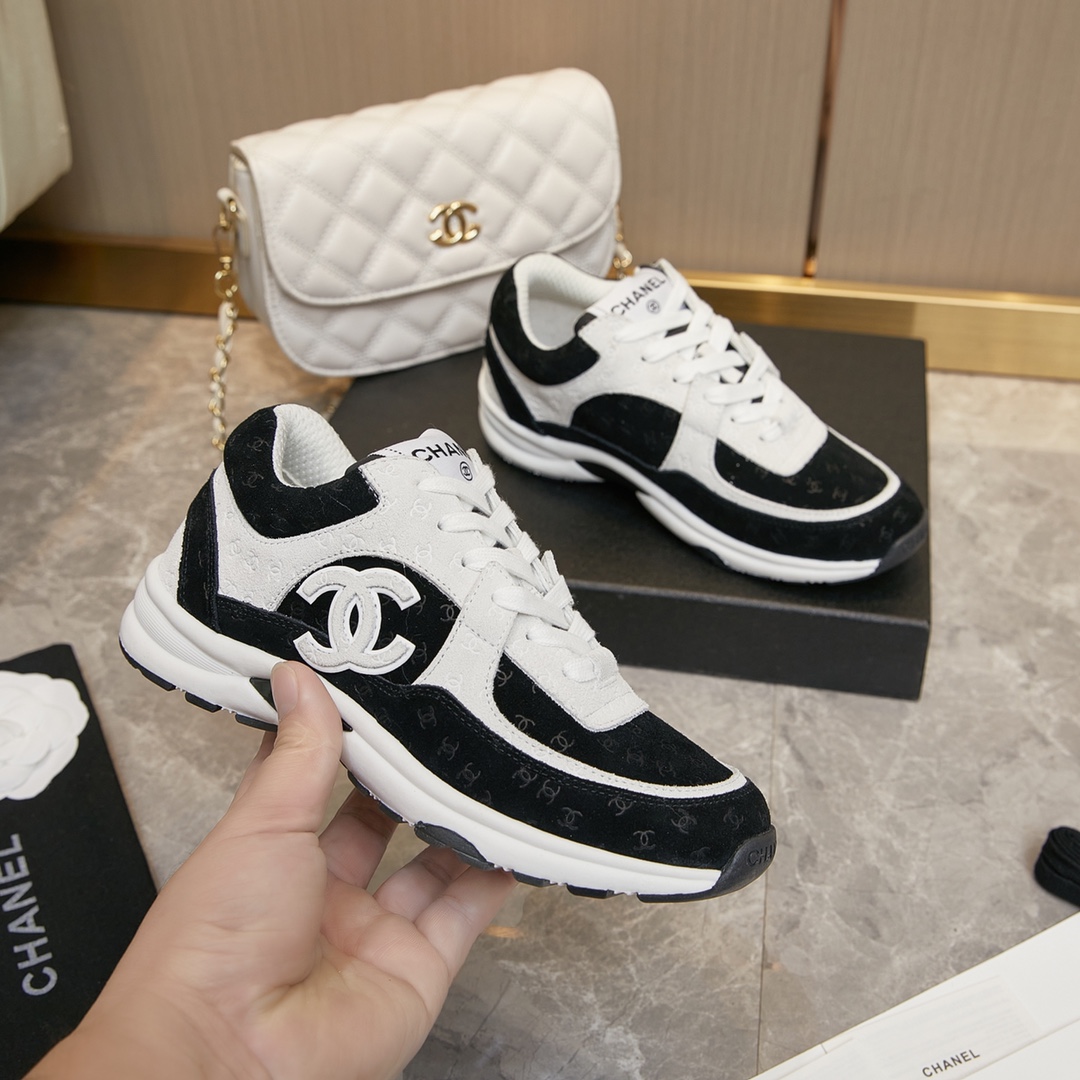 CHANEL SNEAKER