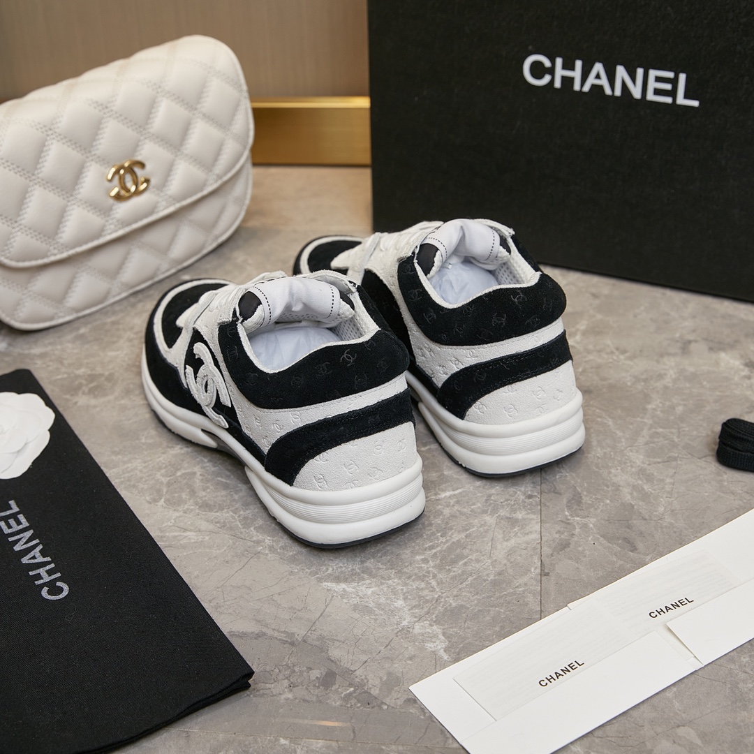 CHANEL SNEAKER