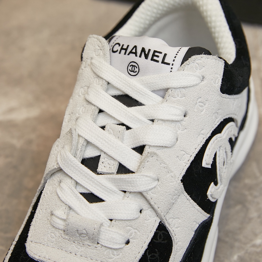 CHANEL SNEAKER