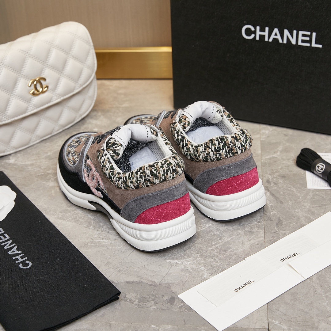 CHANEL SNEAKER