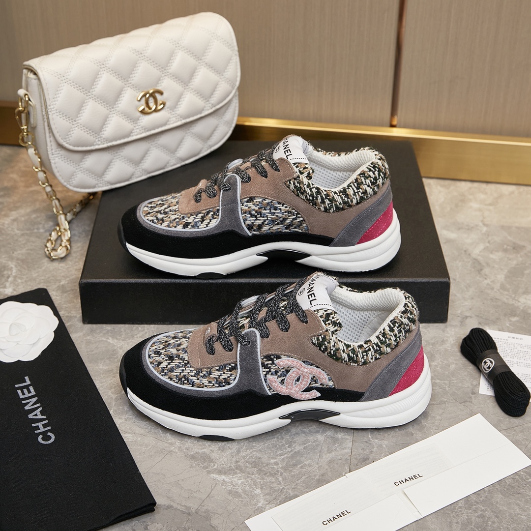 CHANEL SNEAKER