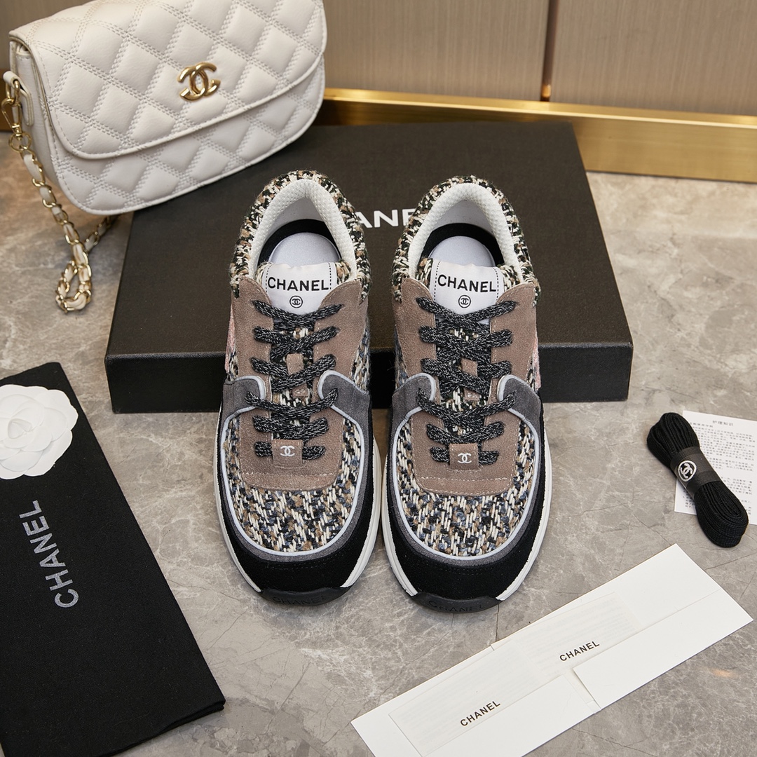 CHANEL SNEAKER