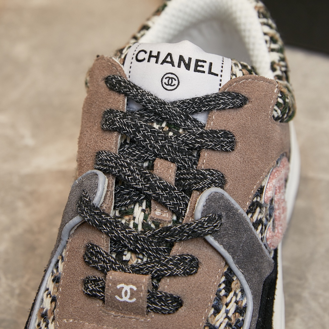 CHANEL SNEAKER