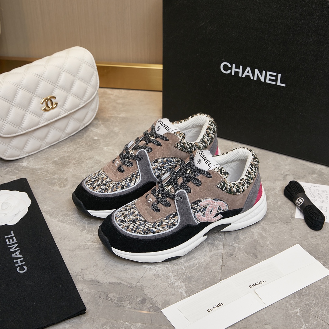 CHANEL SNEAKER
