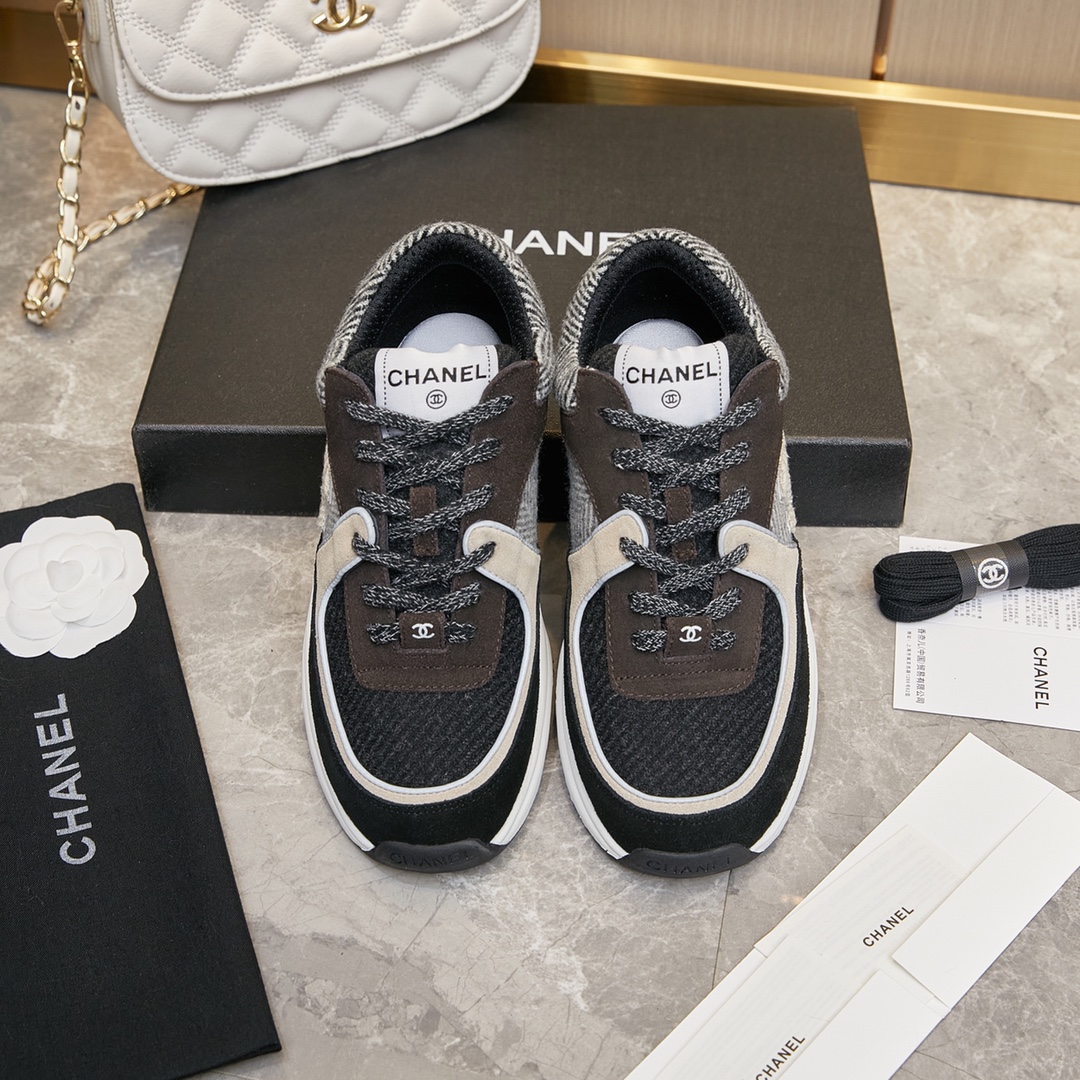 CHANEL SNEAKER