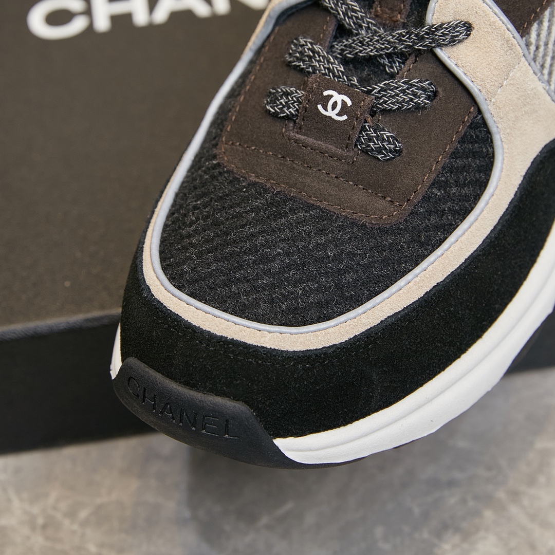 CHANEL SNEAKER