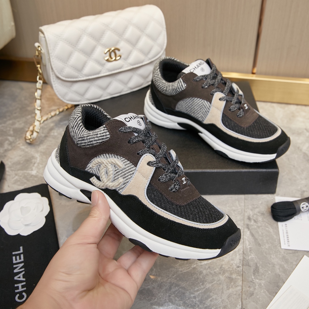 CHANEL SNEAKER