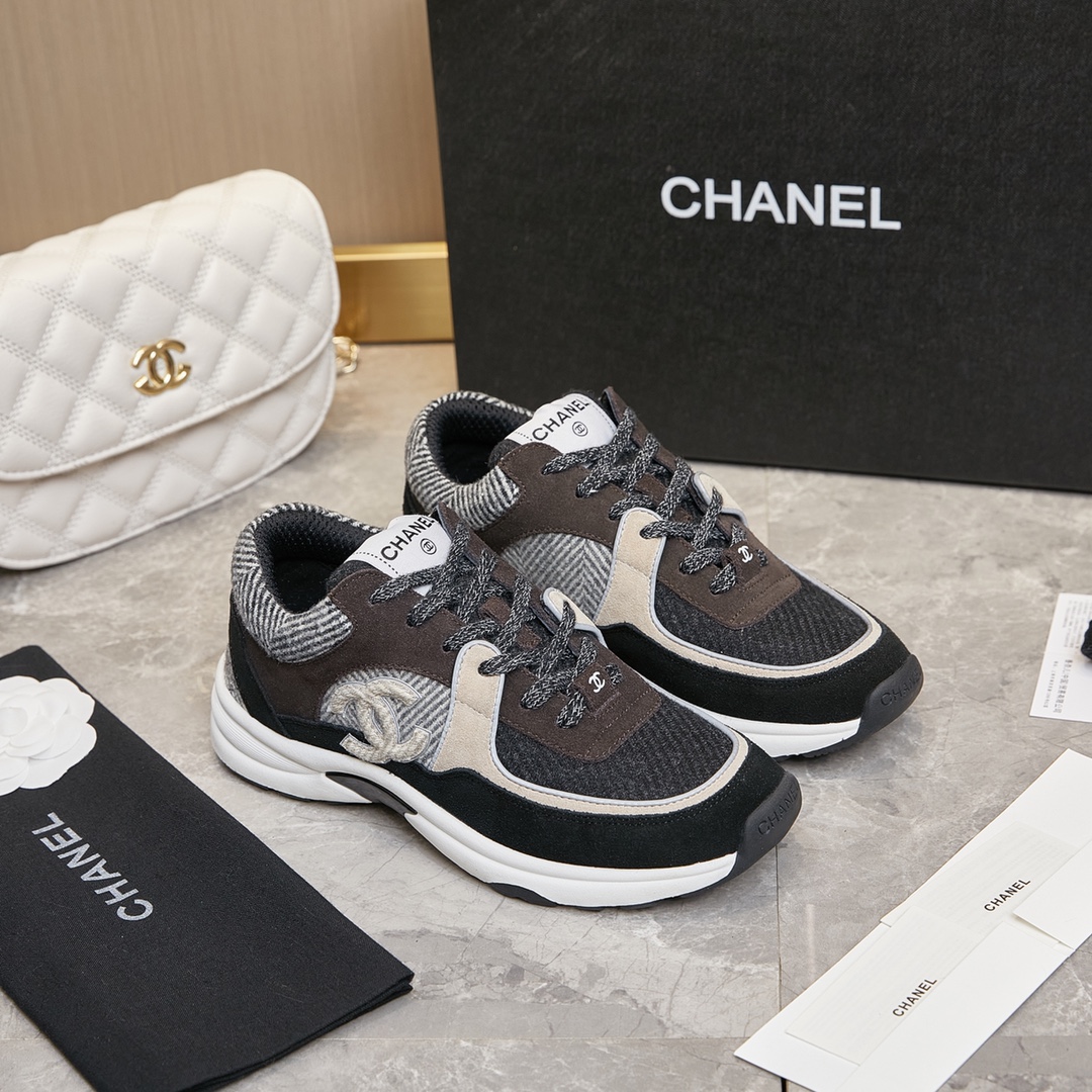 CHANEL SNEAKER