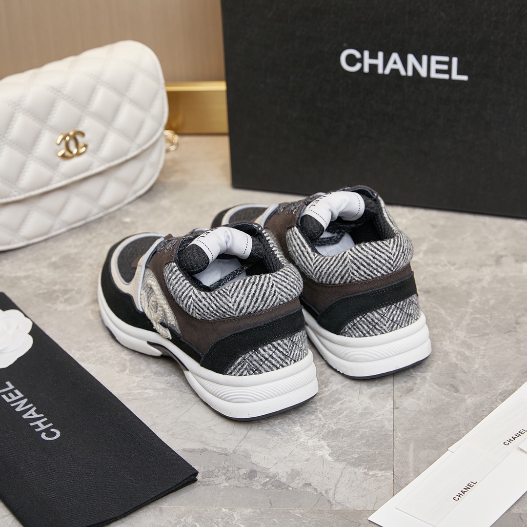 CHANEL SNEAKER