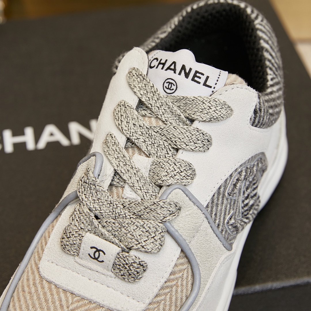 CHANEL SNEAKER
