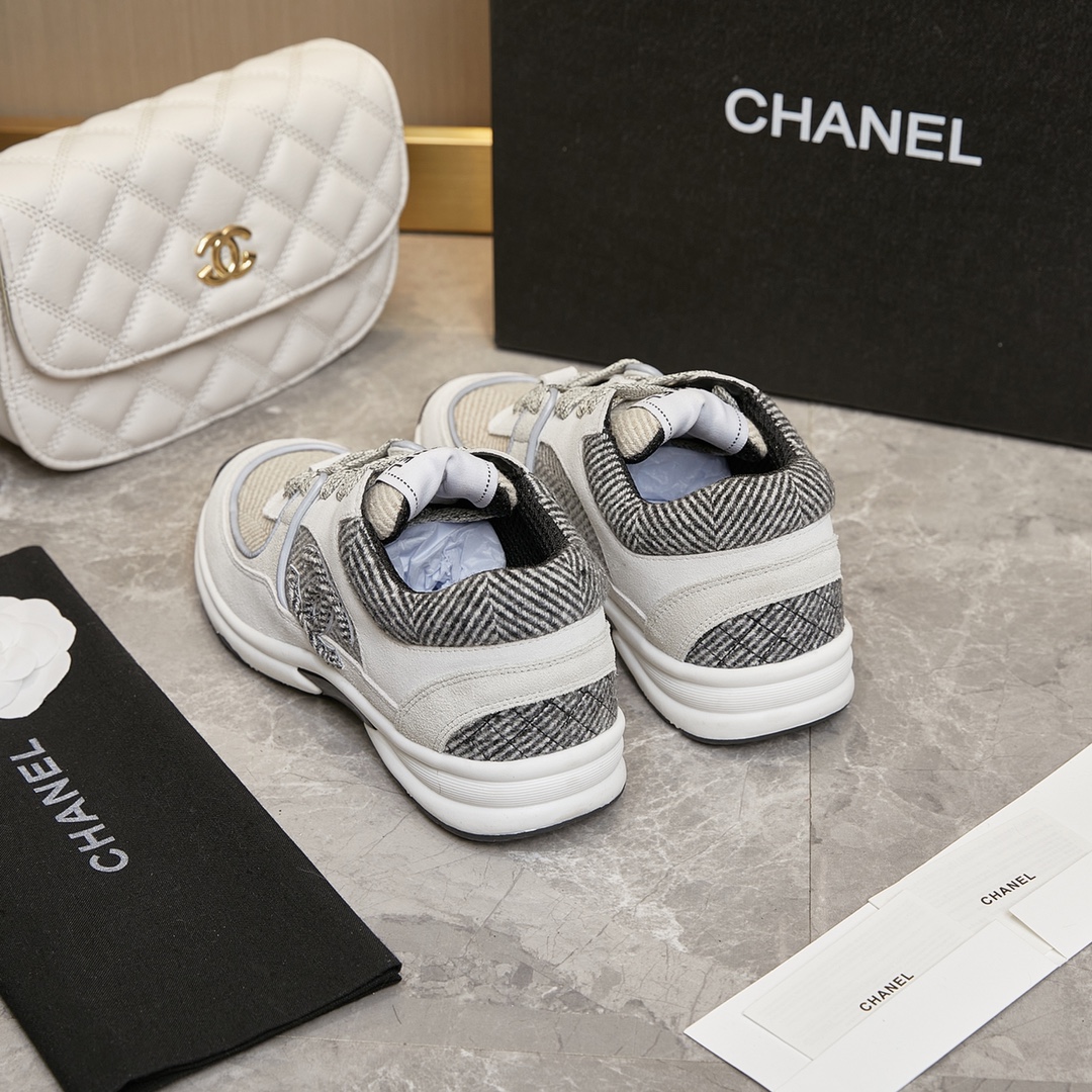 CHANEL SNEAKER