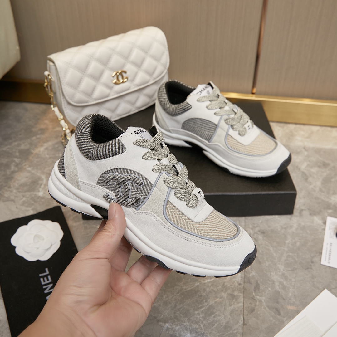 CHANEL SNEAKER