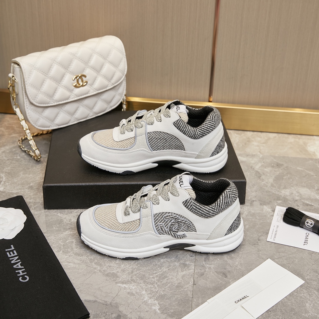 CHANEL SNEAKER