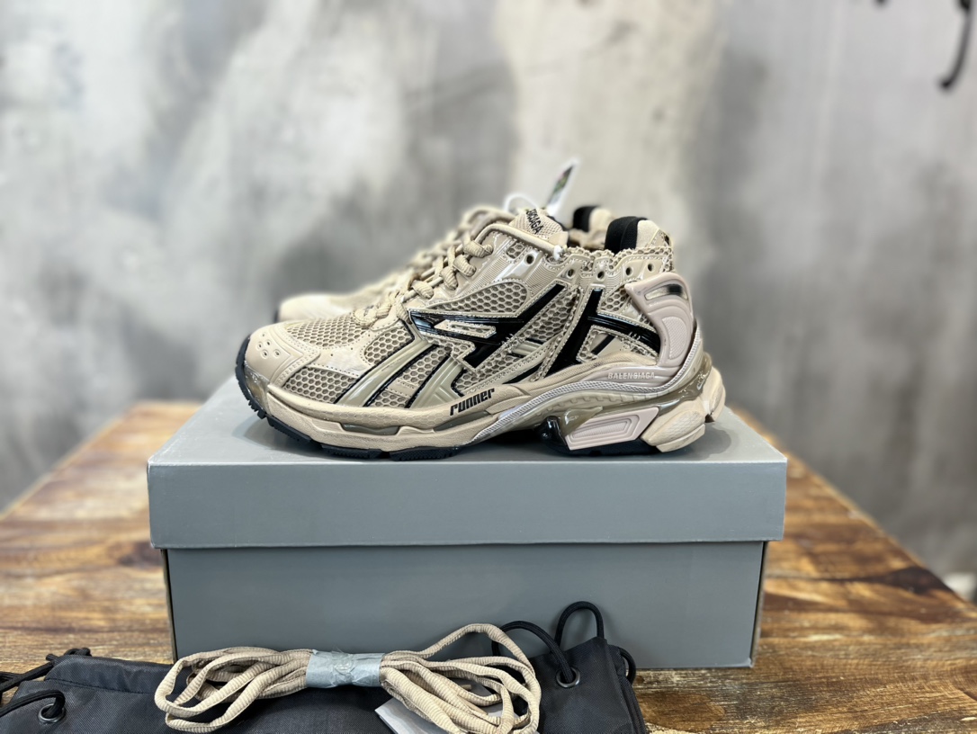 BALENCIAG RUNNER