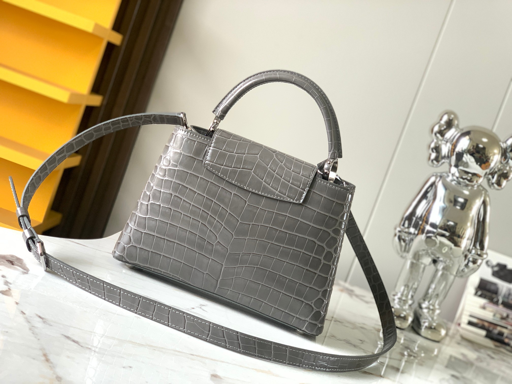 LV Capucines
