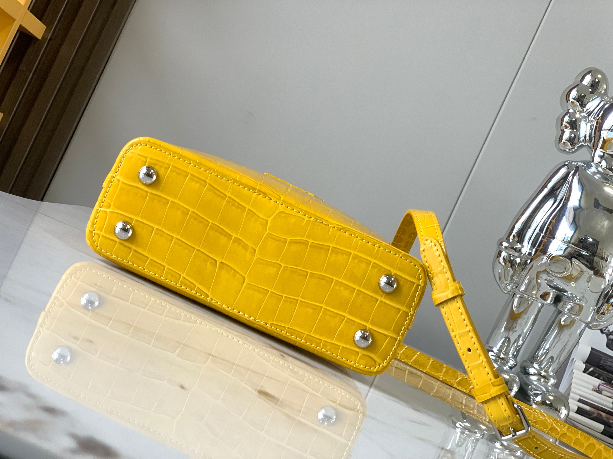 LV Capucines