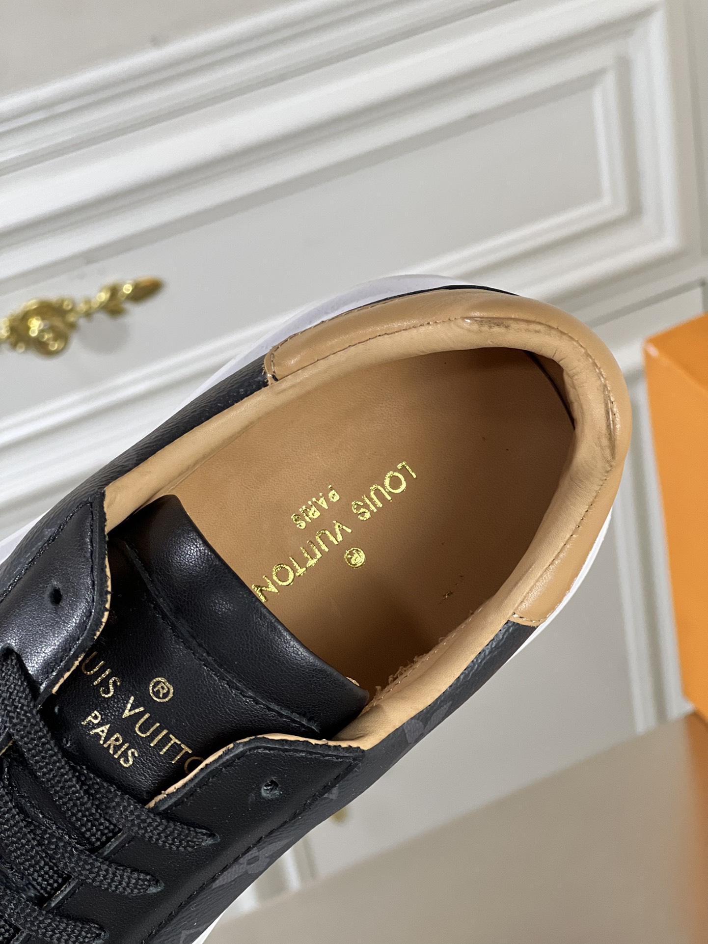 LV SNEAKER