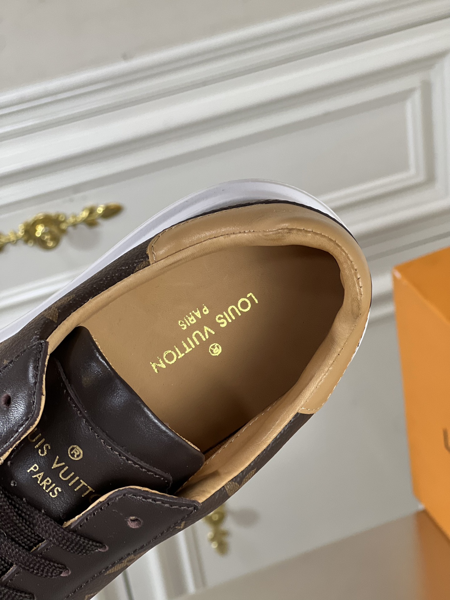 LV SNEAKER