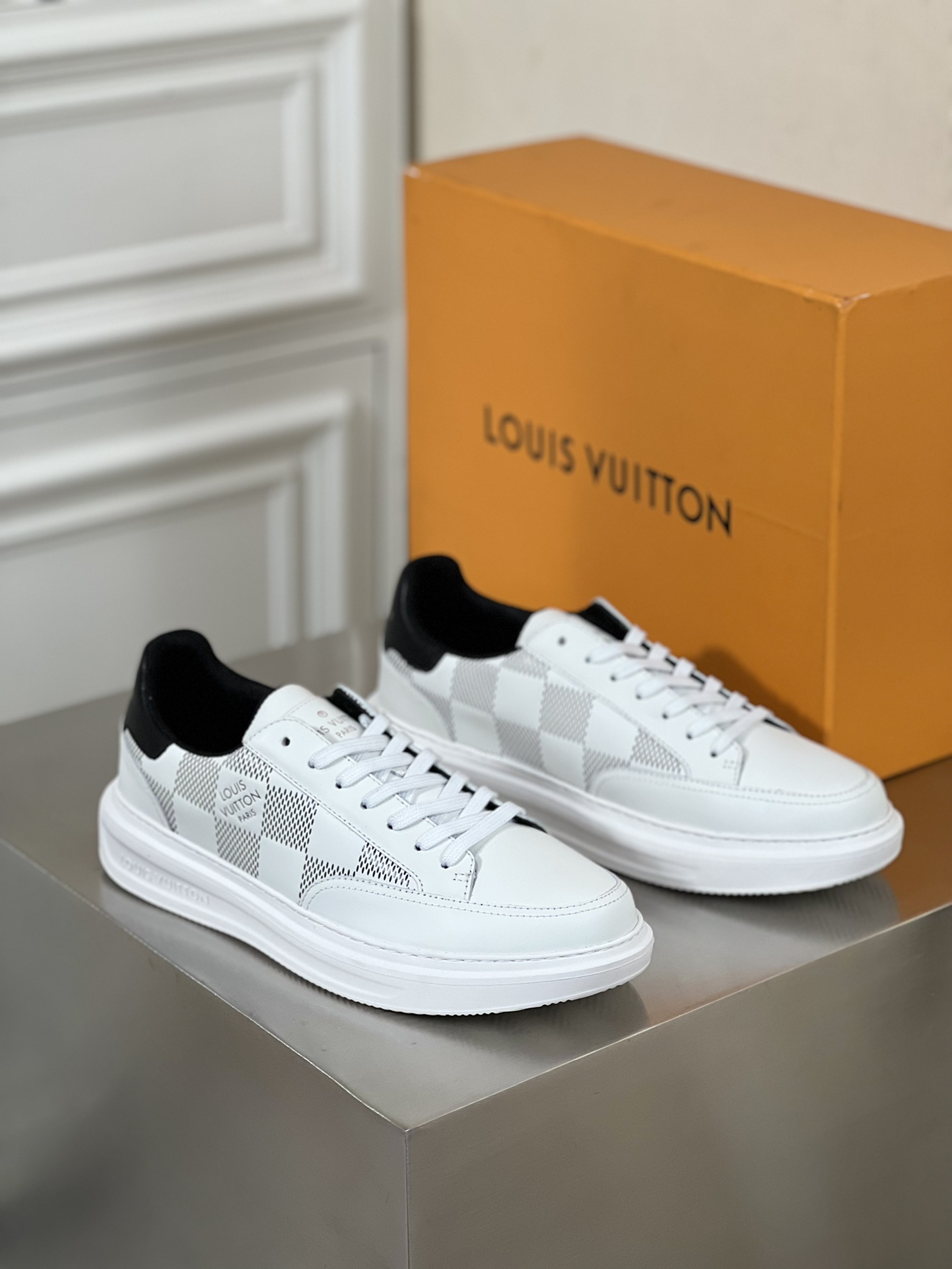LV SNEAKER