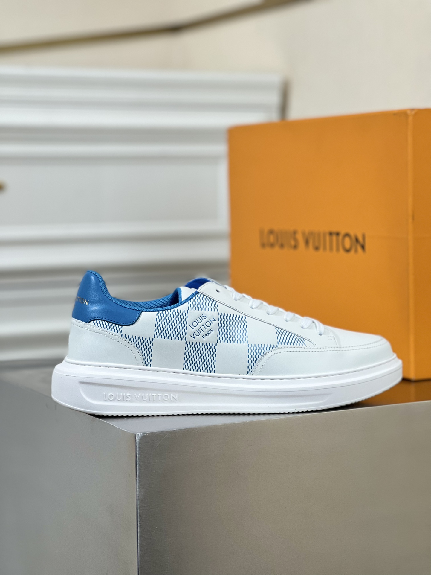 LV SNEAKER
