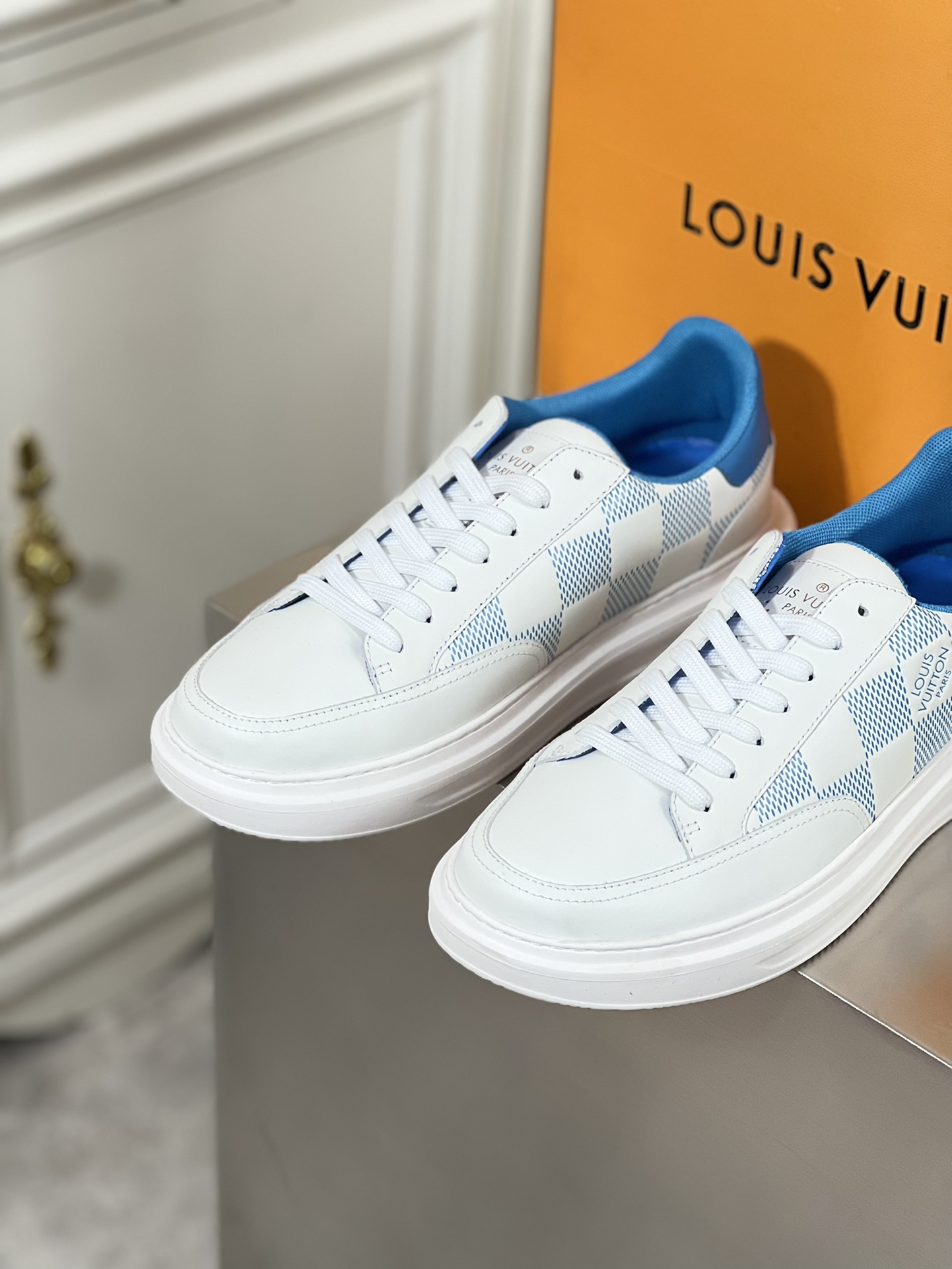 LV SNEAKER