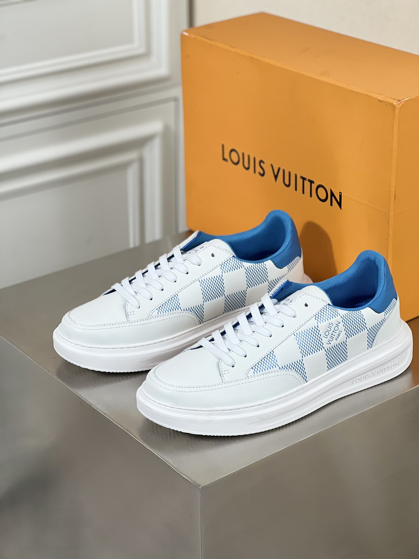 LV SNEAKER