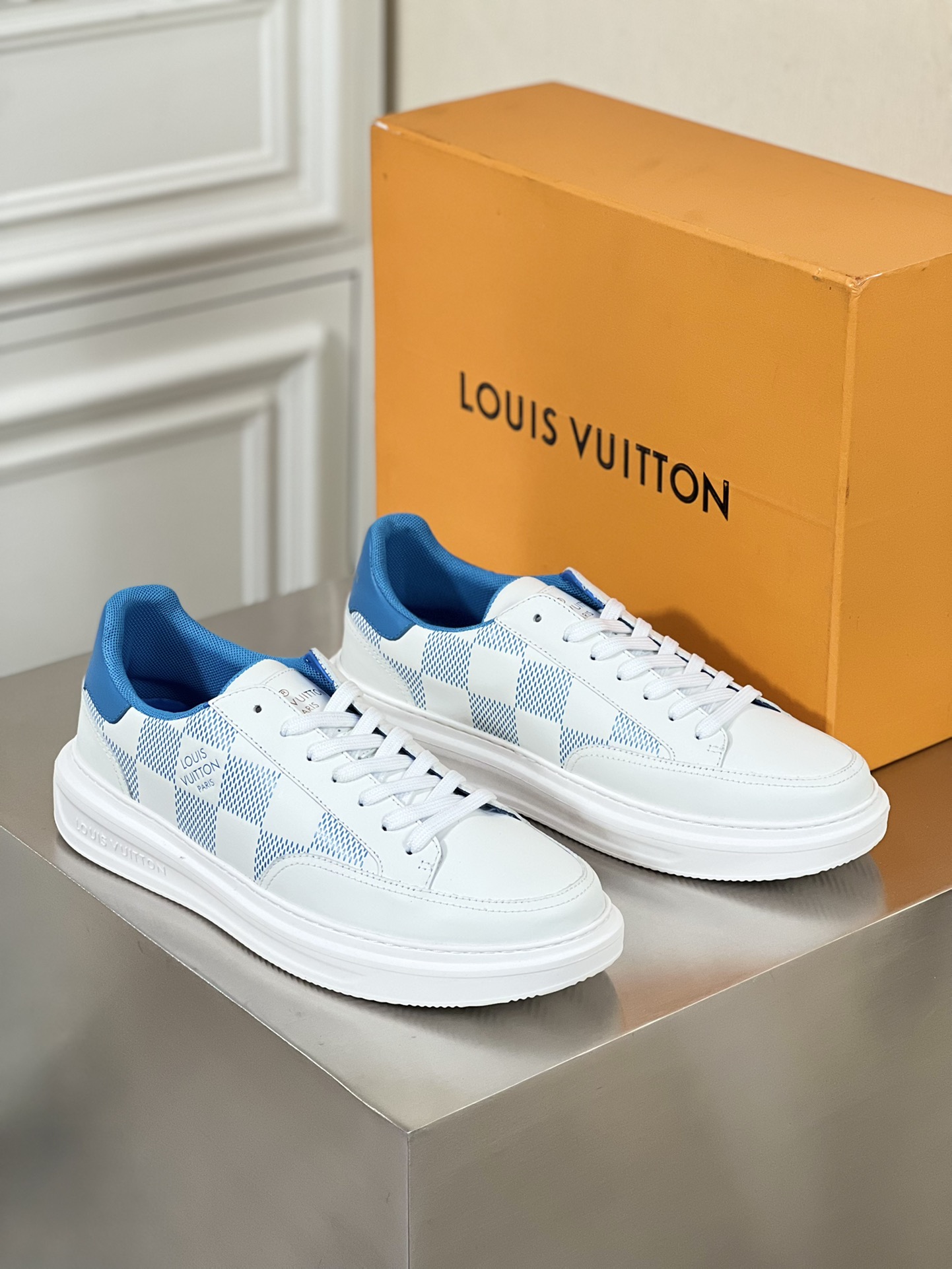 LV SNEAKER
