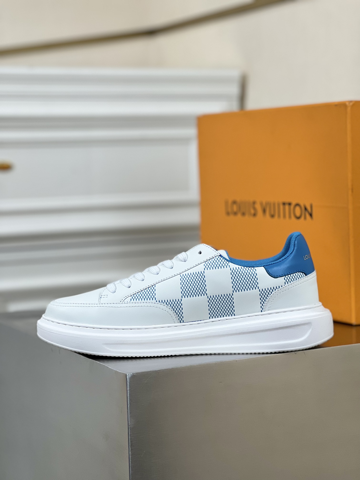 LV SNEAKER