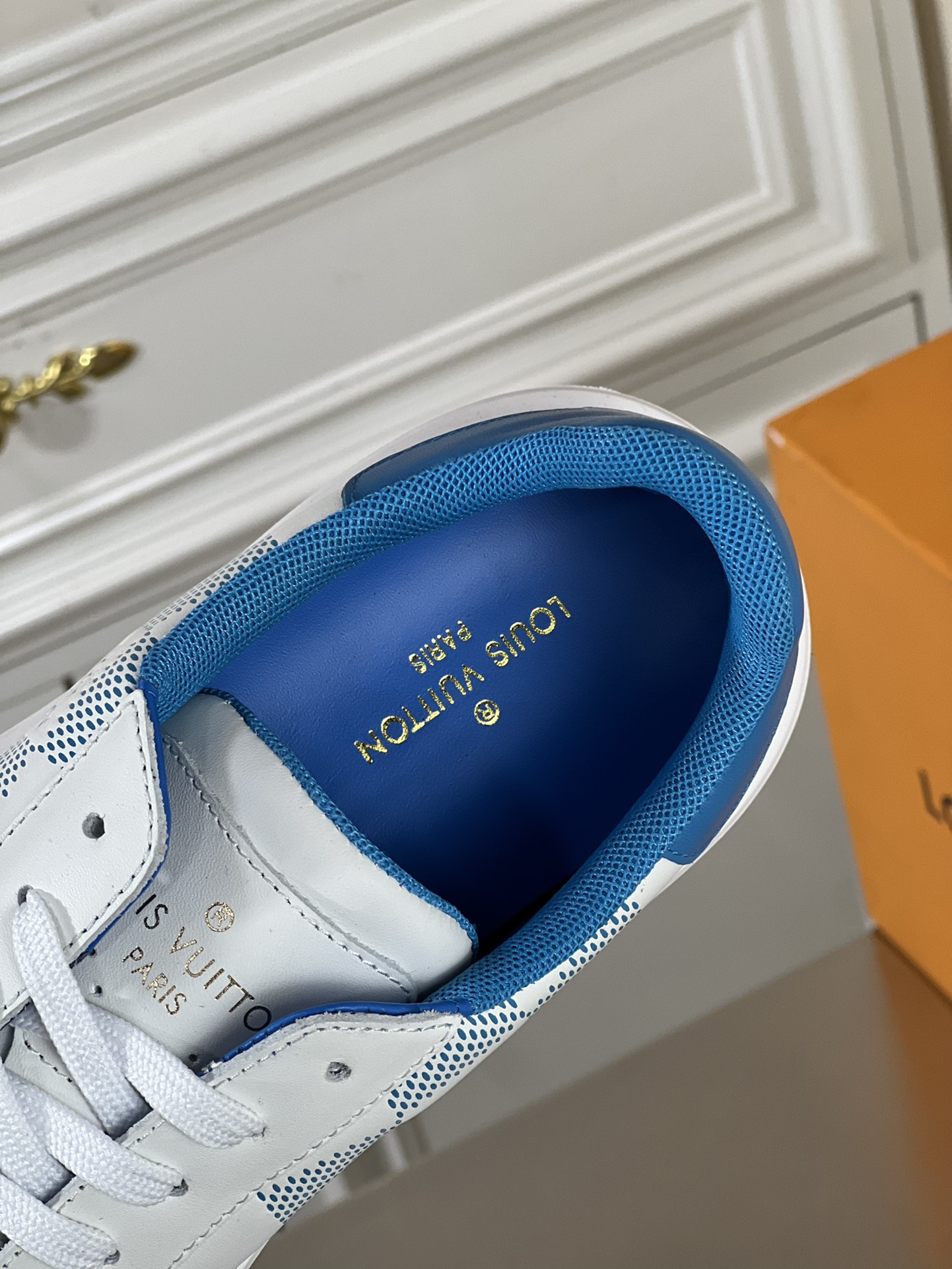 LV SNEAKER