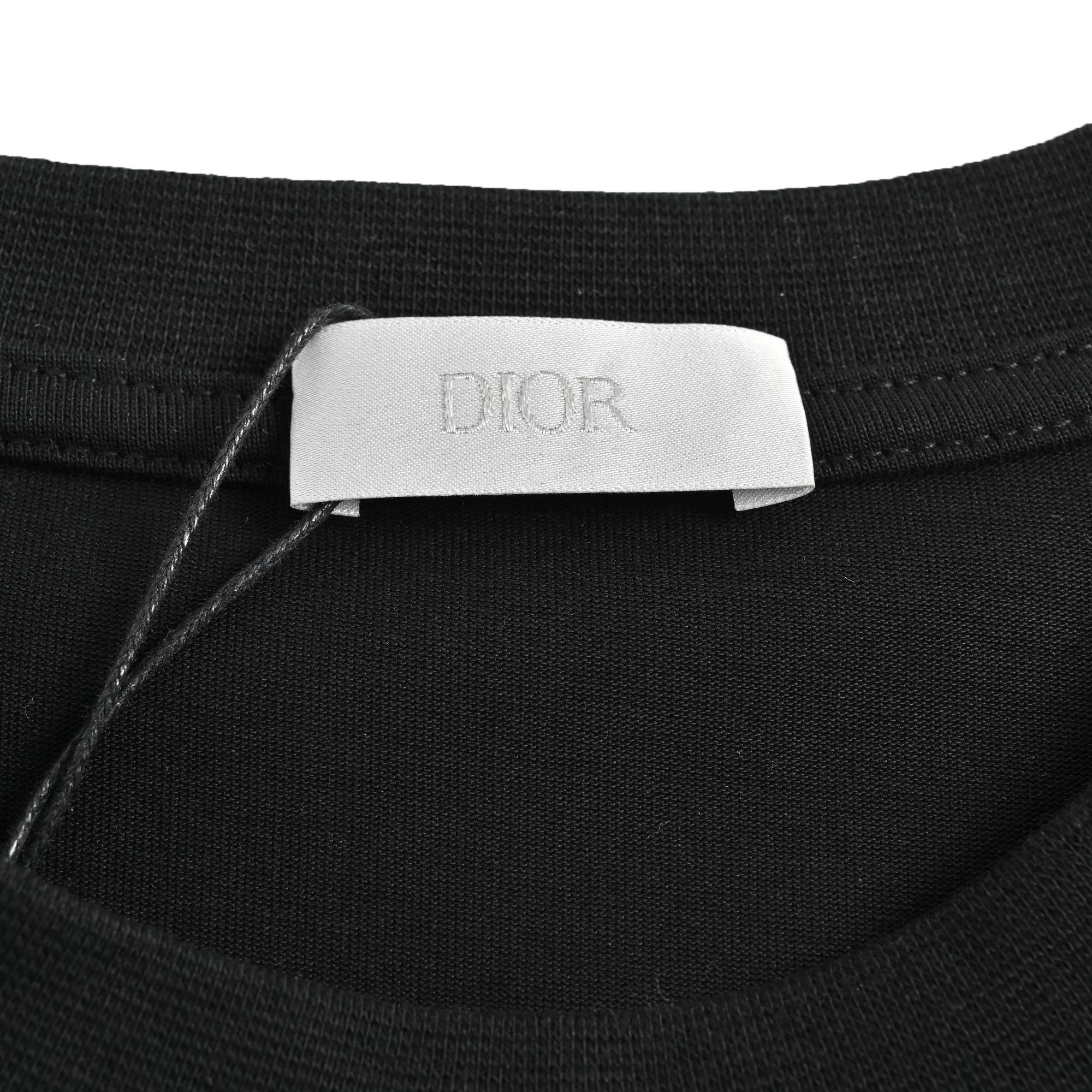 DIOR T-SHIRT