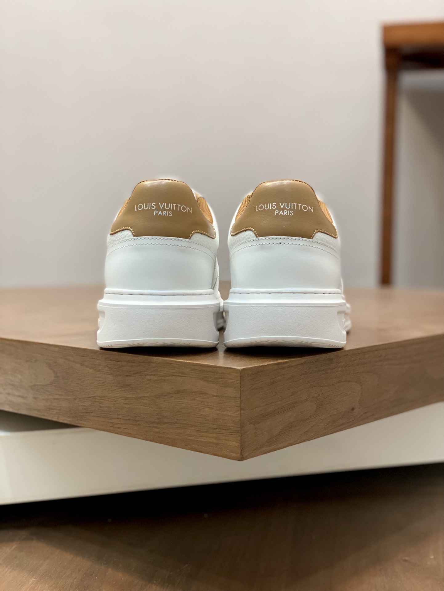 LV SNEAKER