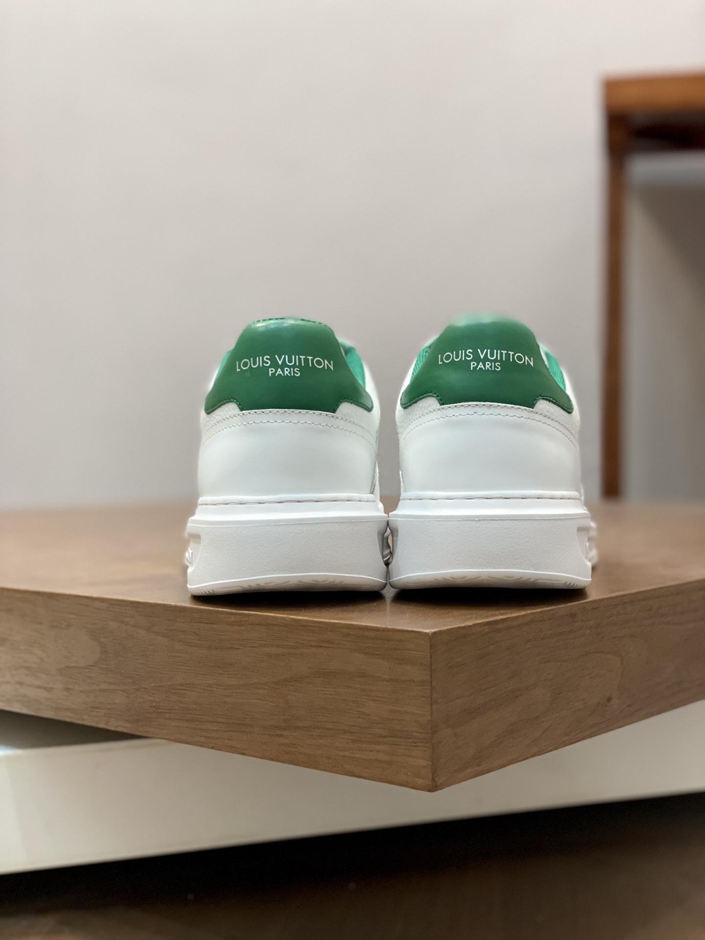 LV SNEAKER