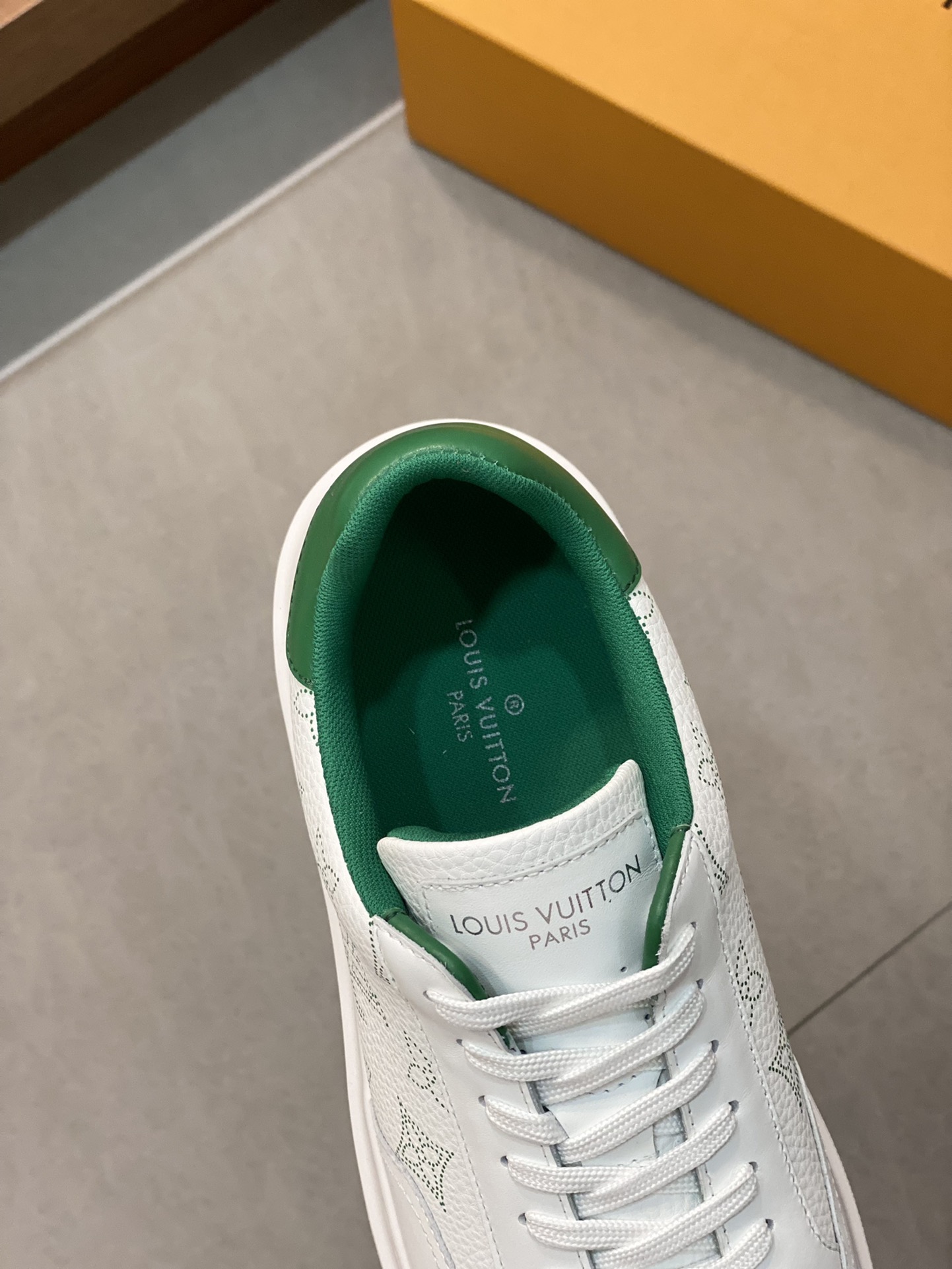 LV SNEAKER
