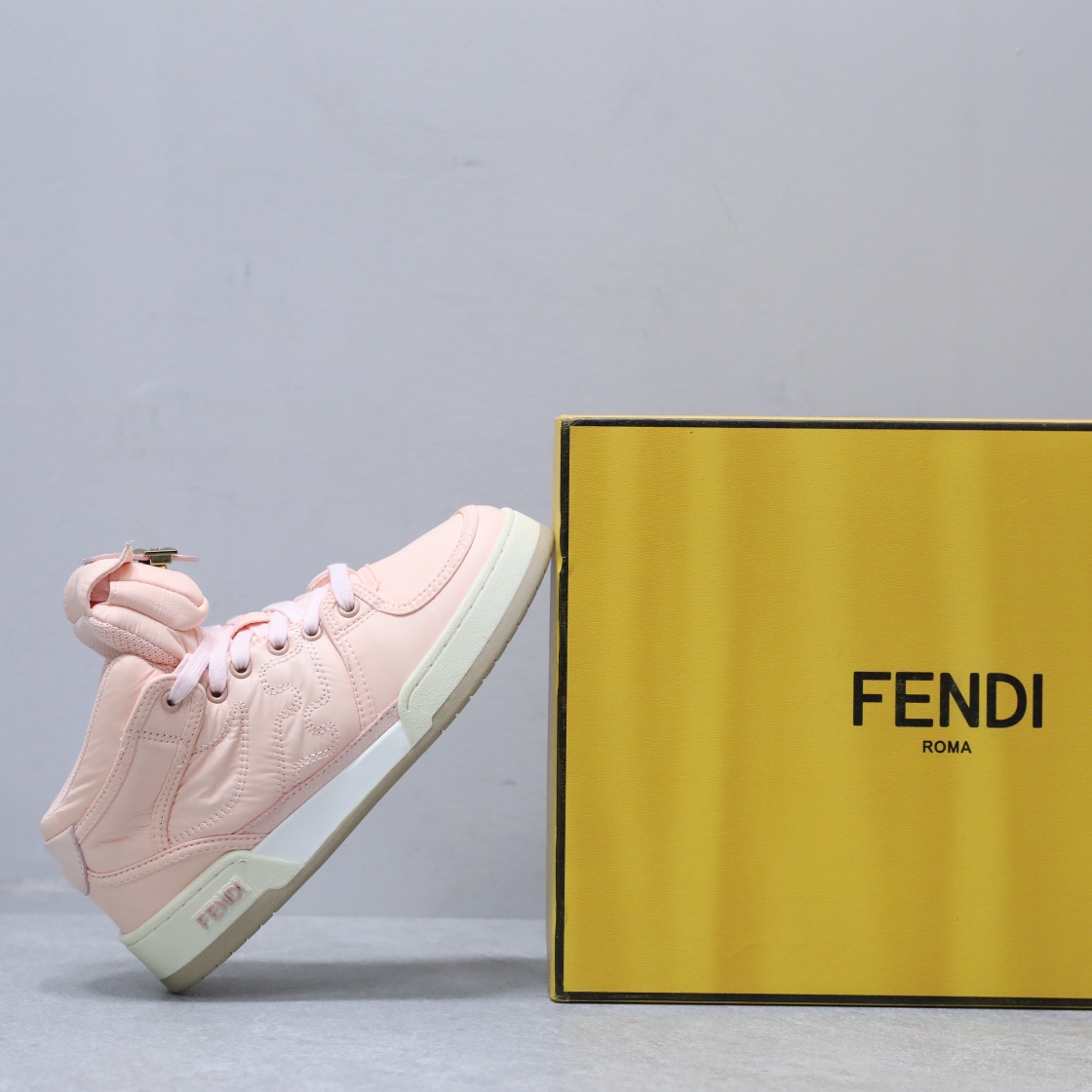 FENDI Baguette 