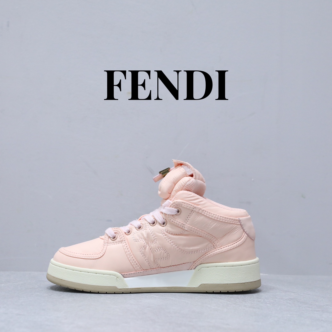 FENDI Baguette 