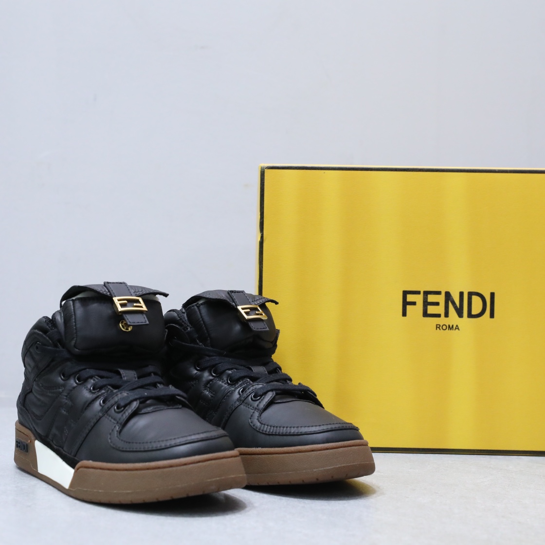 FENDI Baguette 