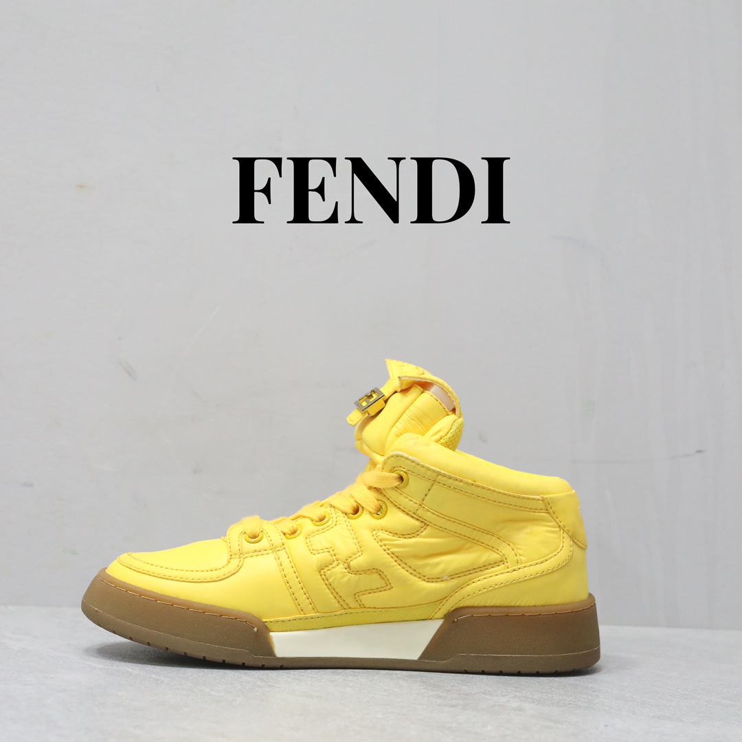 FENDI Baguette 