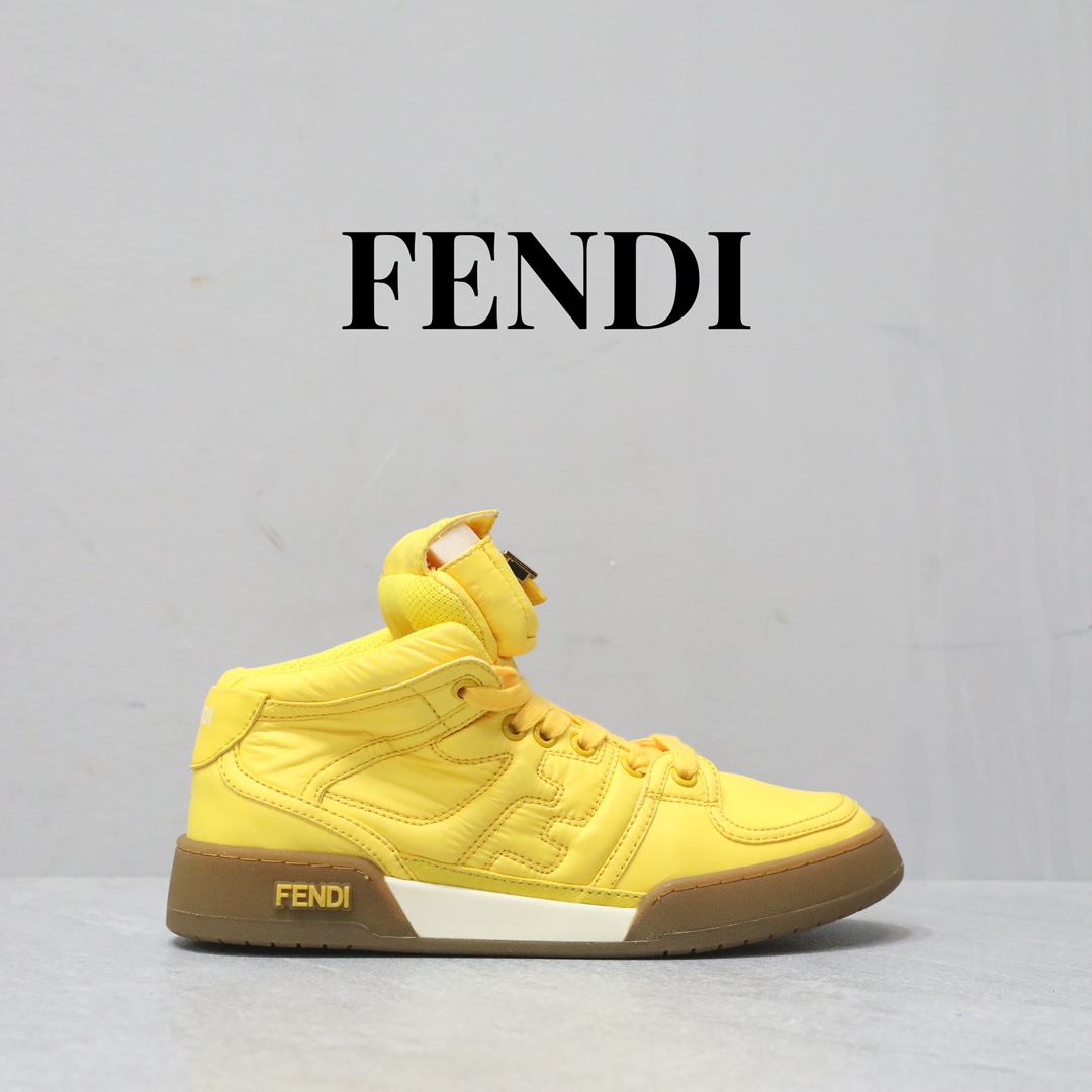 FENDI Baguette 