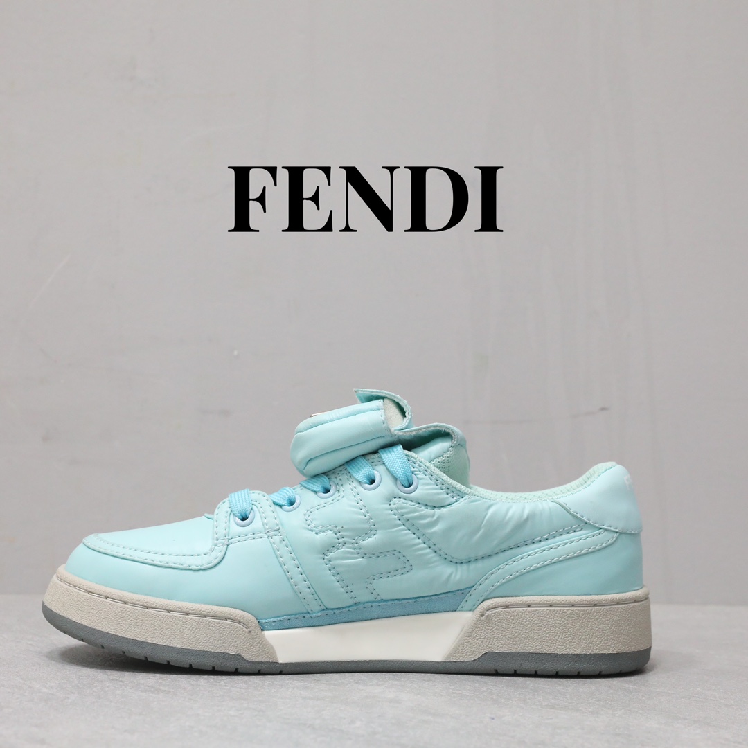 FENDI Baguette 