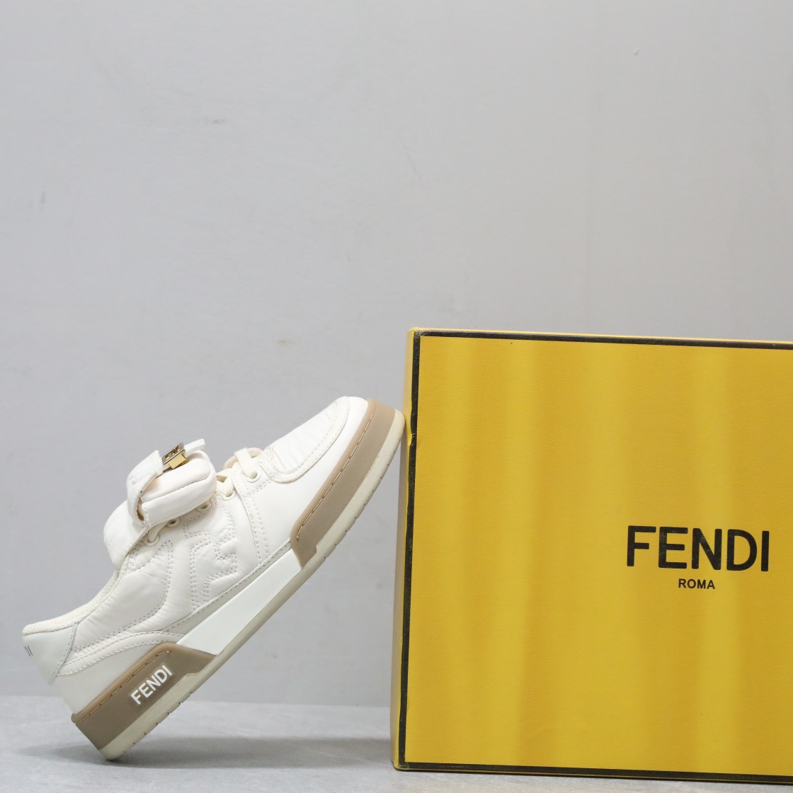 FENDI Baguette