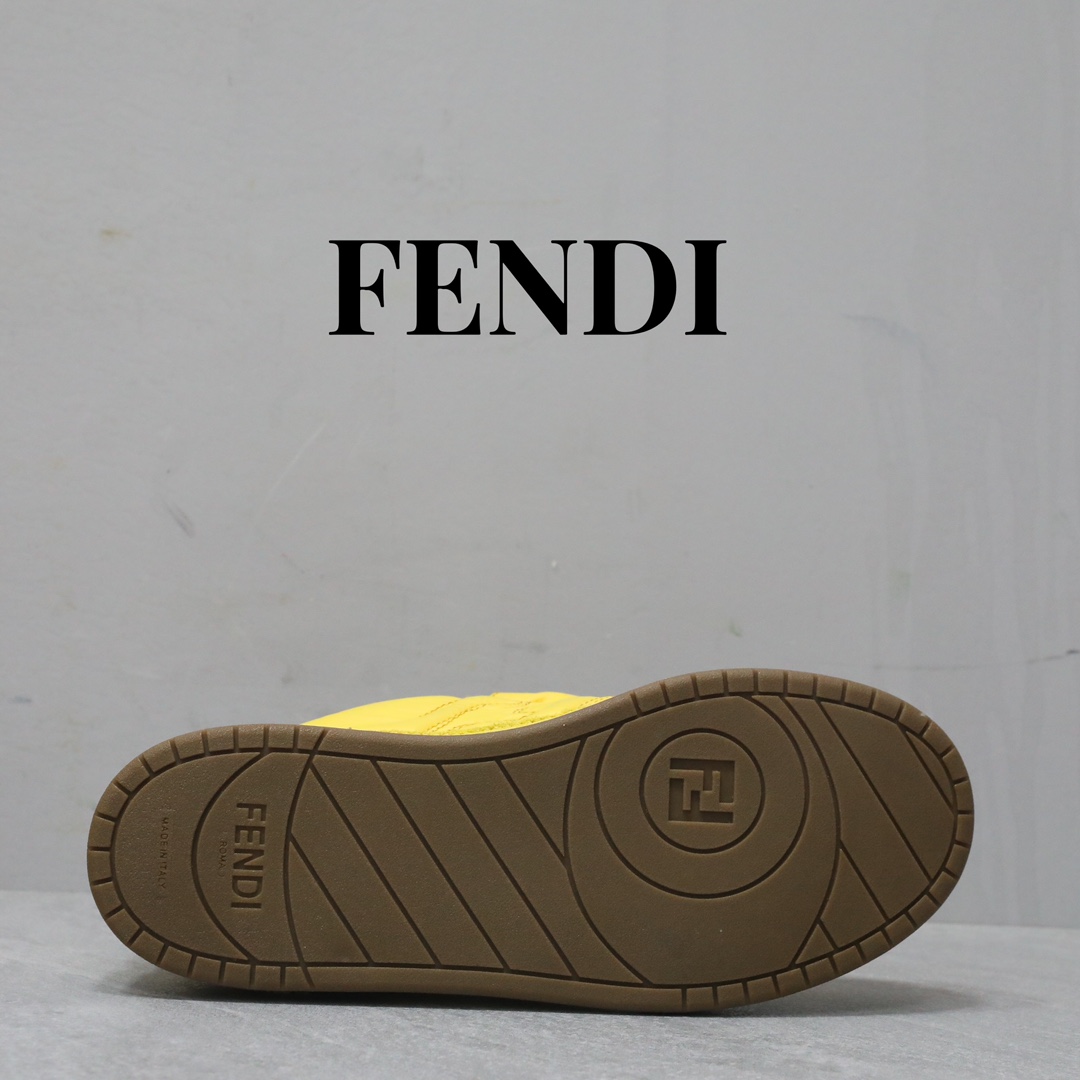 FENDI Baguette 